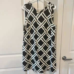 Joy Joy Black & White Geometric Design Shift Dress